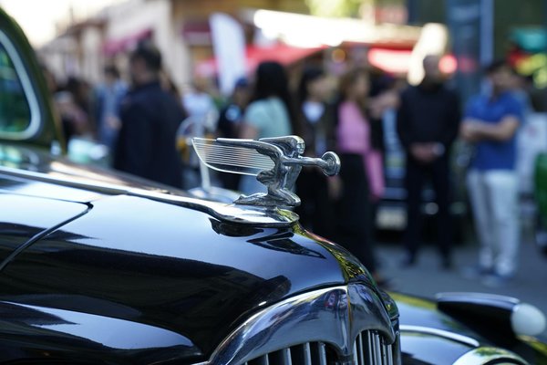 Seamless luxury car wiper blade swap: an in-depth guide for british models